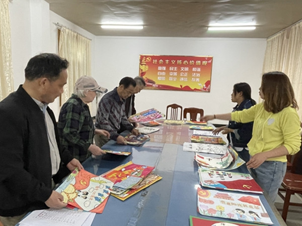 淮南八公山區關工委組織開展“黨是陽光我是苗”少幼兒書畫大賽
