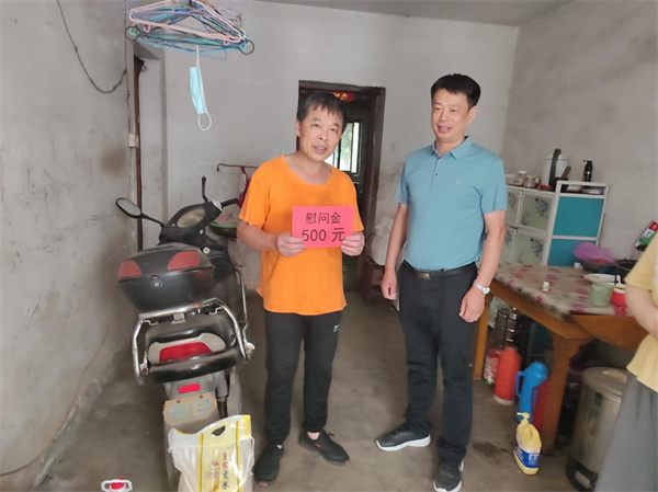 淮南：我為群眾辦實事 大通區工會開展“工會進萬家”走訪慰問活動