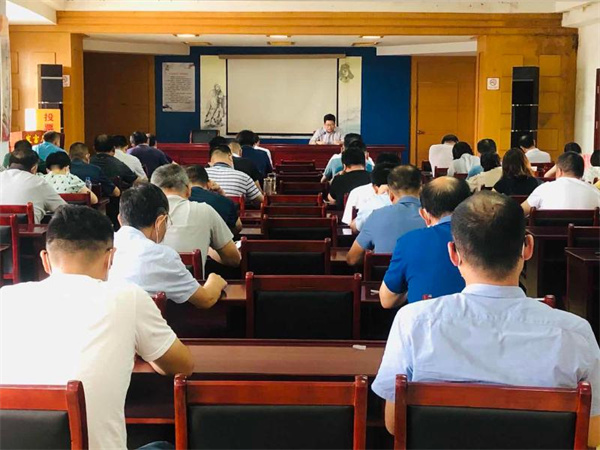 淮南市壽縣縣委、副縣長李景練為壽縣市場監管系統黨員上黨課