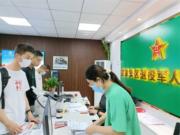 淮南：歡迎回家！——謝家集區(qū)迎接退役士兵榮歸！