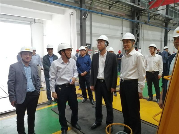淮南潘集區(qū)長(zhǎng)閃健赴安徽精銳機(jī)械維修有限公司調(diào)研暨開展“四送一服”工作