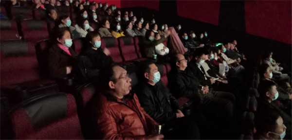 淮南市中小企業(yè)發(fā)展促進中心觀看反腐警示教育影片《第一大案》