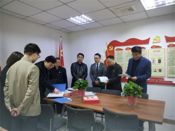 安徽省市場監督管理局來淮調研督導并組織到高新區觀摩“小個專”非公黨建工作